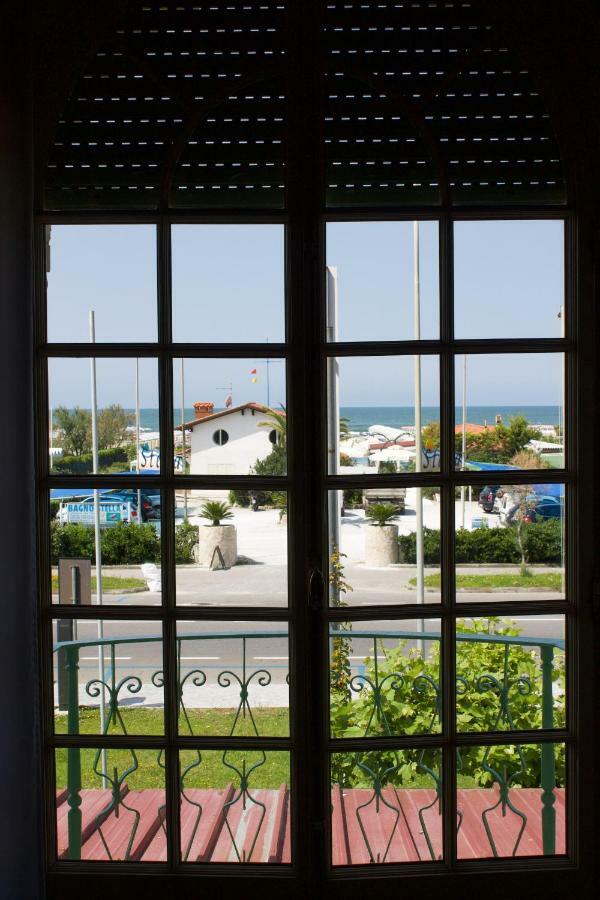Hotel Poseidon Marina di Pietrasanta Eksteriør billede